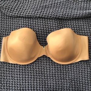 Victoria’s Secret Strapless smoothing back bra